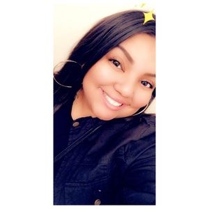 Meet your Posher, Dana